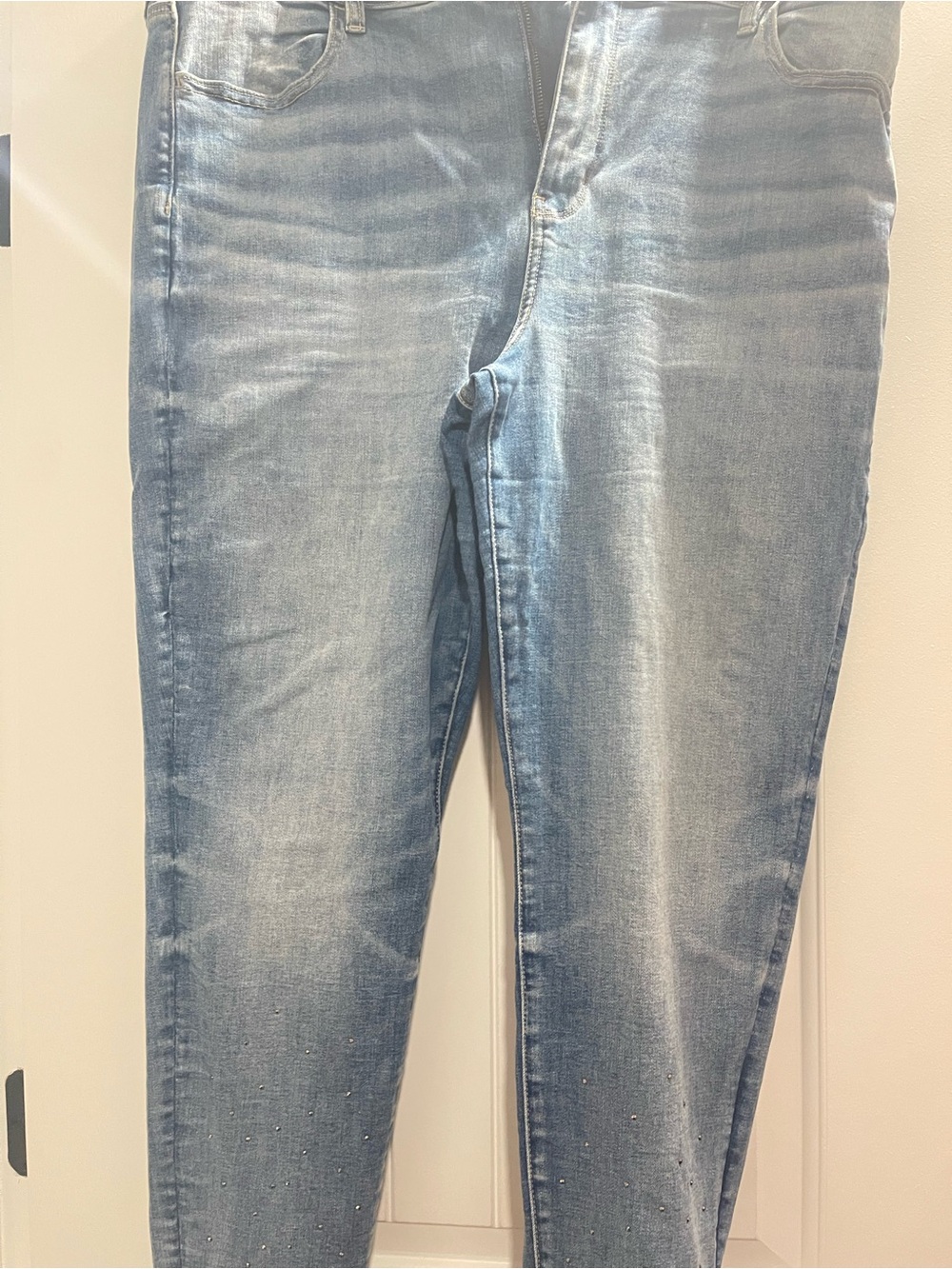 American Eagle Outfitters Light Wash Skinny Jeans